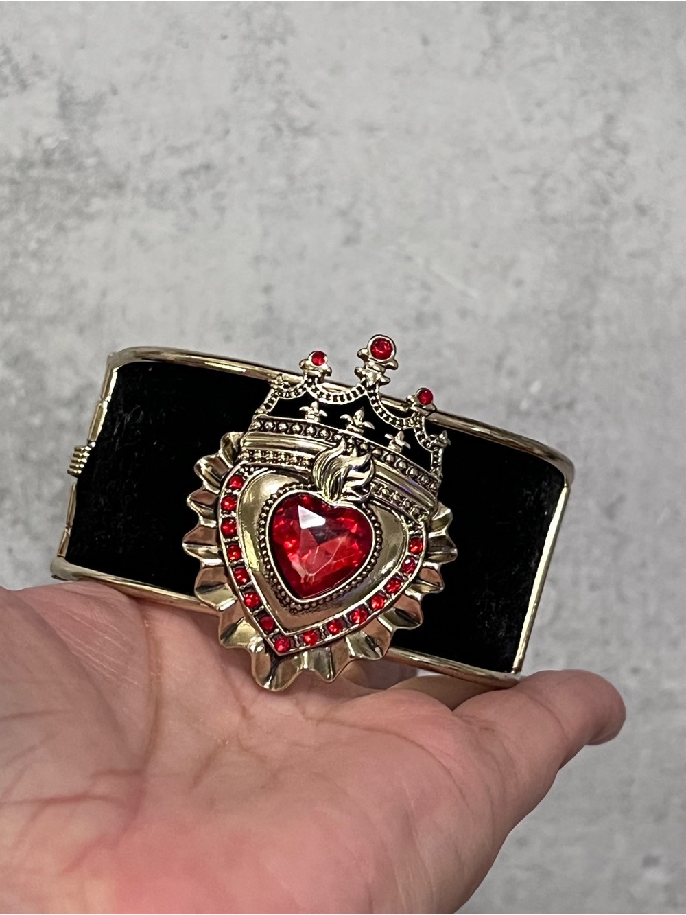 Betsey Johnson Gothic-style Sacred Heart Velvet Gold Tone Cuff Bracelet
